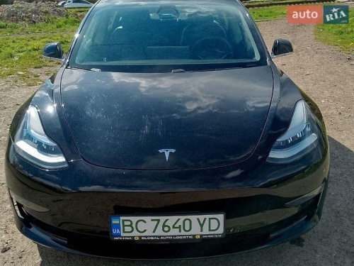 Tesla Model 3 2020