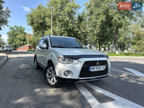 Mitsubishi Outlander XL 2012