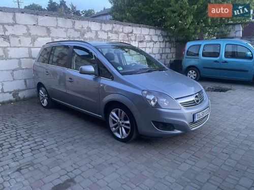 Opel Zafira 2011