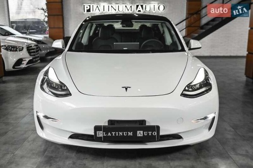 Tesla Model 3 2023
