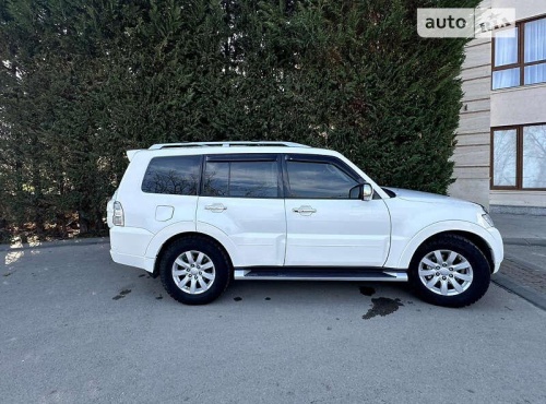 Mitsubishi Pajero Wagon 2011