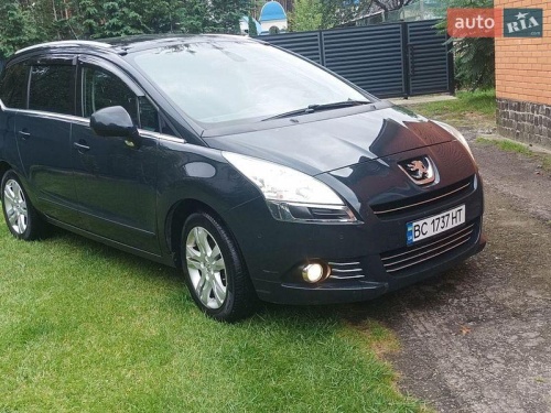 Peugeot 5008 2011