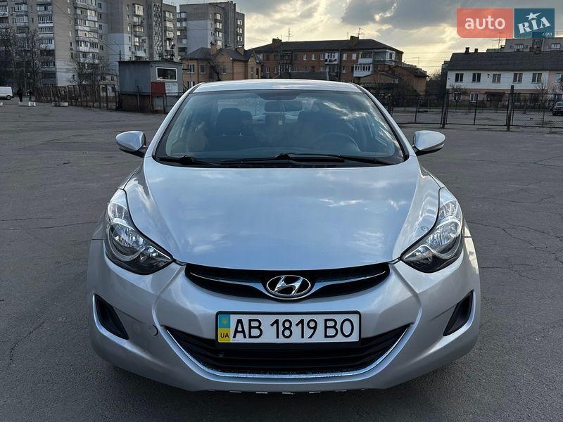 Hyundai Elantra 2012