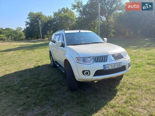 Mitsubishi Pajero Sport 2011