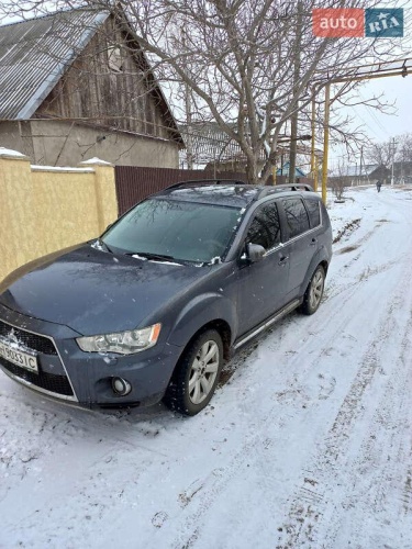 Mitsubishi Outlander 2011