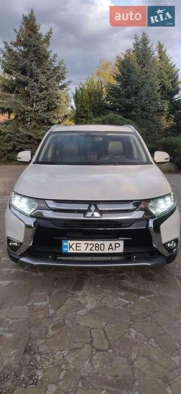 Mitsubishi Outlander 2016