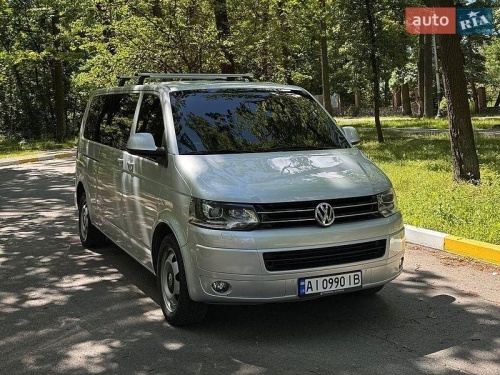 Volkswagen Caravelle 2012