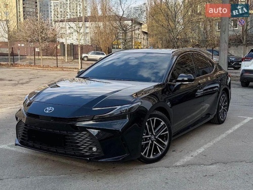 Toyota Camry 2025