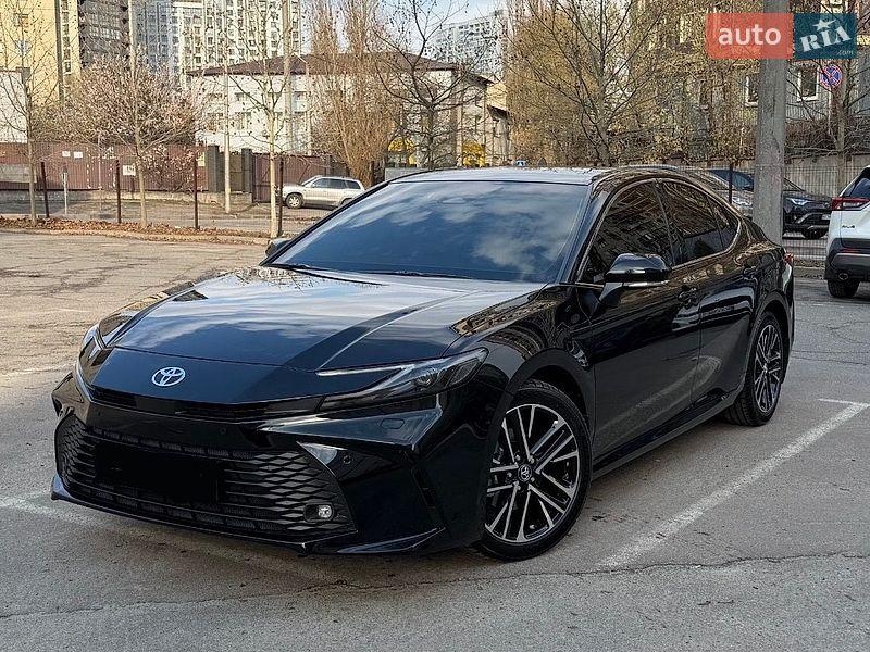 Toyota Camry 2025