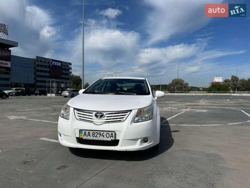 Toyota Avensis 2011