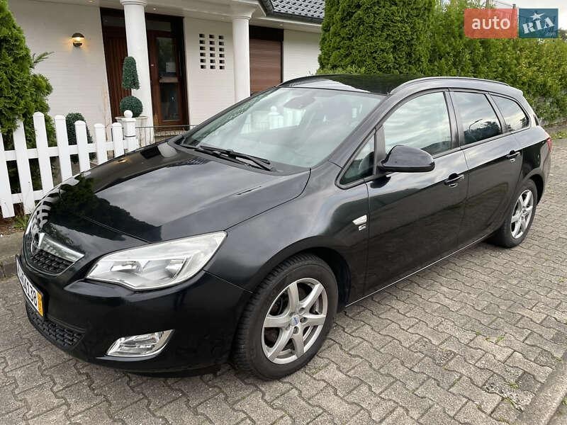 Opel Astra 2012