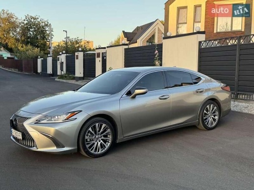 Lexus ES 2021