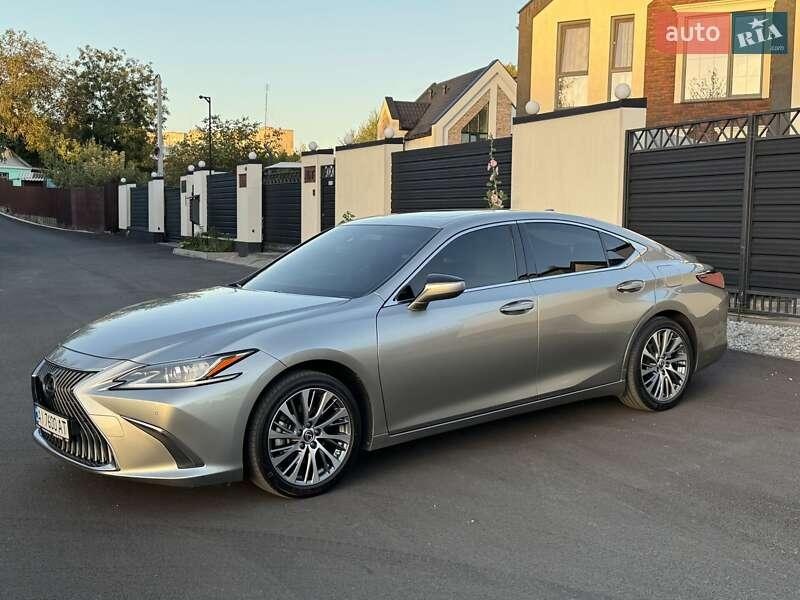 Lexus ES 2021