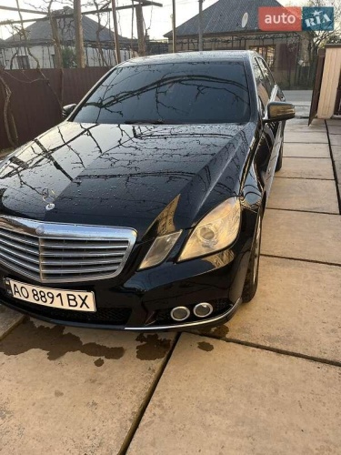 Mercedes-Benz E-Class 2011