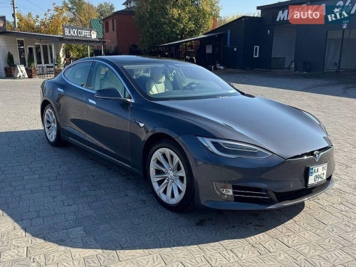 Tesla Model S 2017