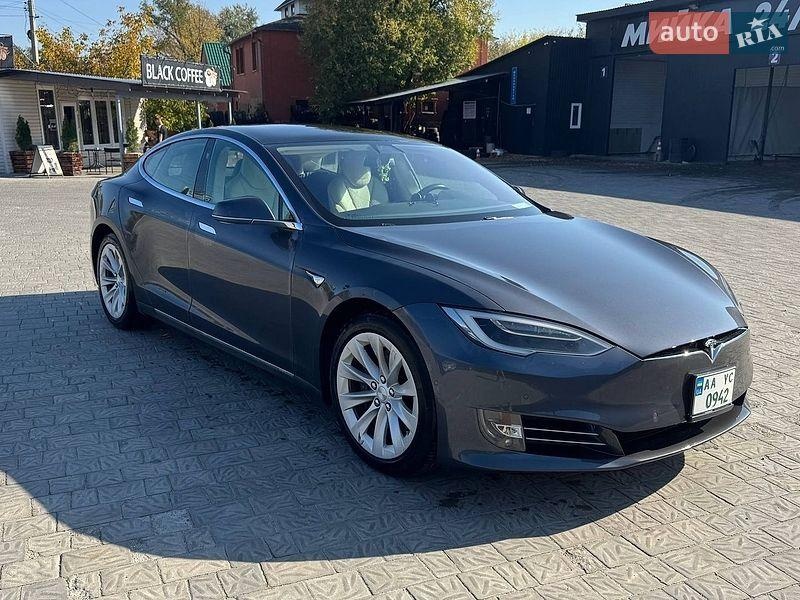 Tesla Model S 2017