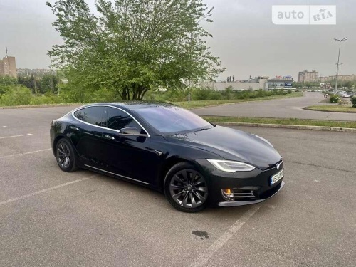 Tesla Model S 2020