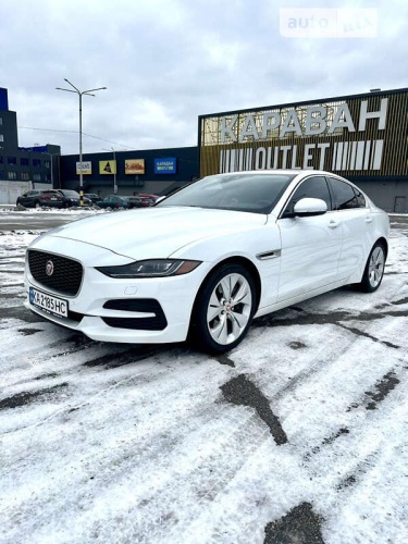 Jaguar XE 2020