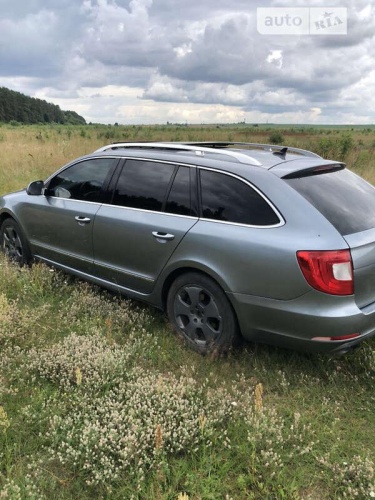 Skoda Superb 2011