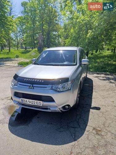 Mitsubishi Outlander 2015