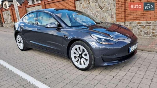 Tesla Model 3 2023