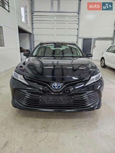 Toyota Camry 2019