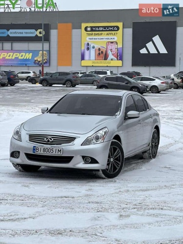 Infiniti G25 2011