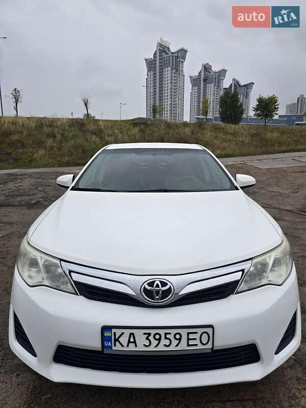 Toyota Camry 2014