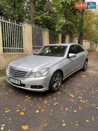 Mercedes-Benz E-Class 2011