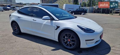 Tesla Model 3 2022