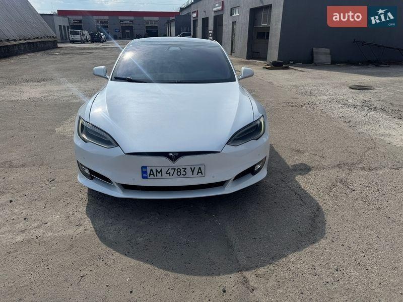Tesla Model S 2018