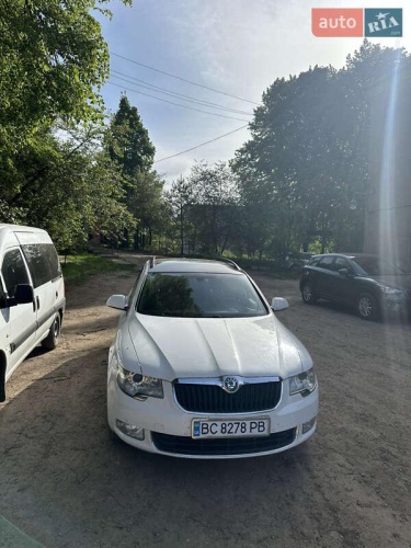 Skoda Superb 2012