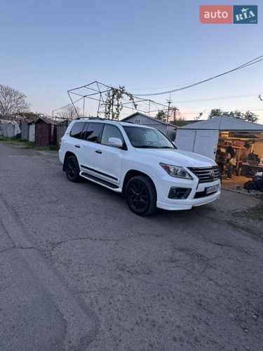 Lexus LX 2008