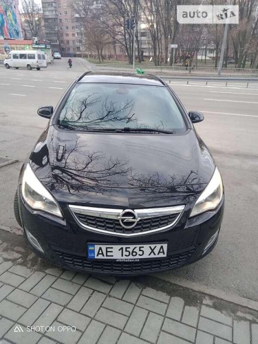 Opel Astra 2011