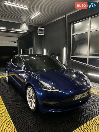 Tesla Model 3 2020