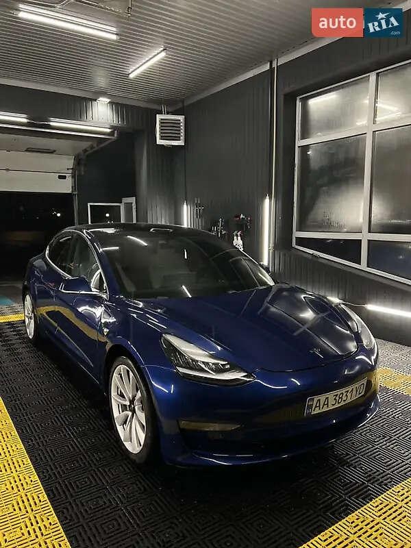 Tesla Model 3 2020