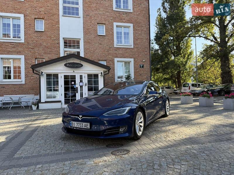 Tesla Model S 2016