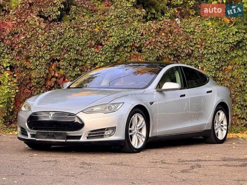 Tesla Model S 2012