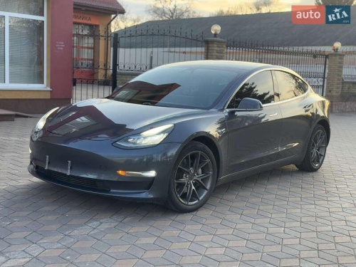 Tesla Model 3 2020