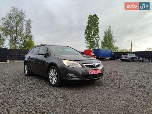 Opel Astra 2012