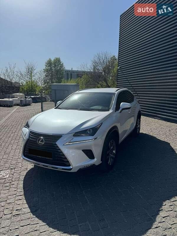 Lexus NX 2019