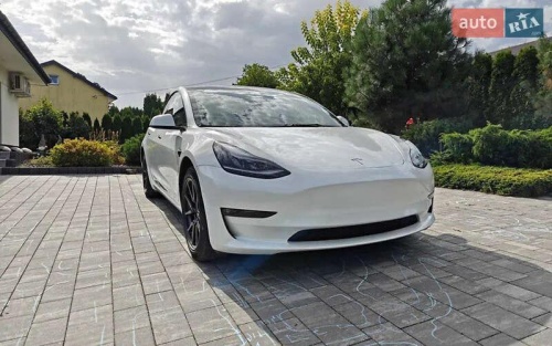 Tesla Model 3 2022