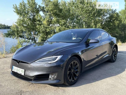 Tesla Model S 2018