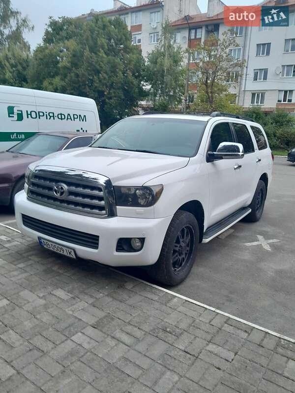 Toyota Sequoia 2013