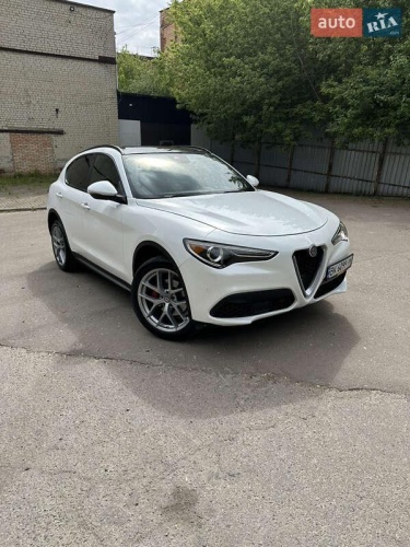 Alfa Romeo Stelvio 2017