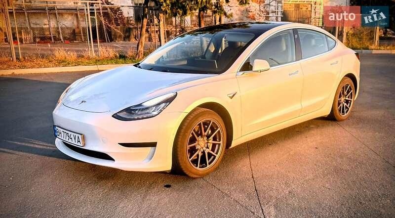 Tesla Model 3 2019