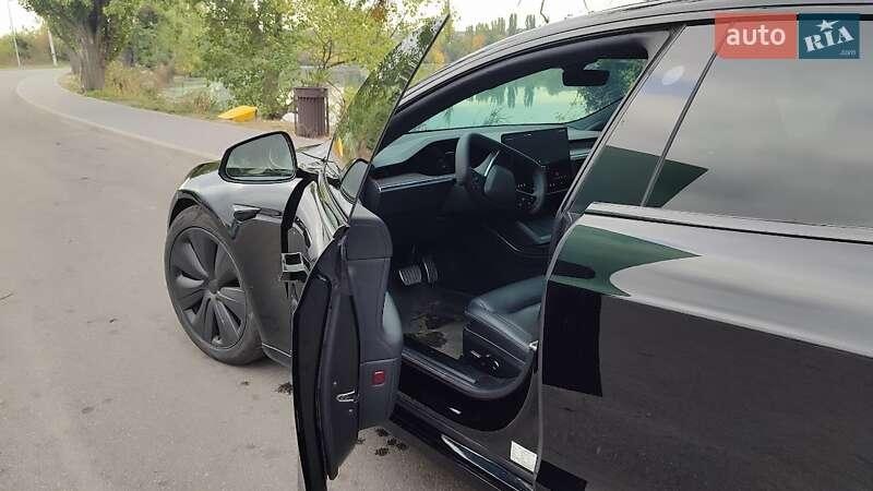 Tesla Model S 2021