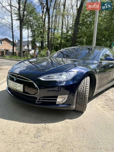 Tesla Model S 2013
