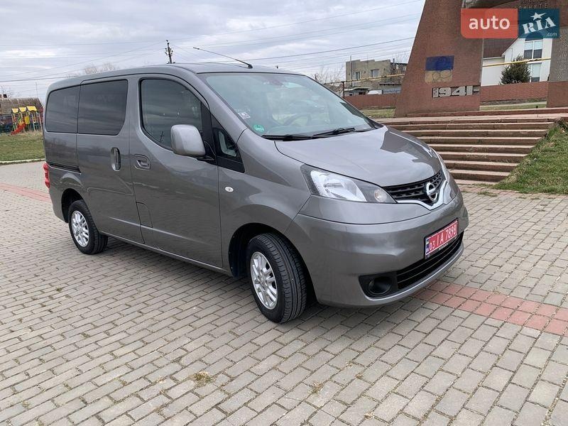 Nissan NV200 2012