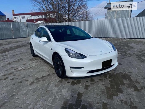 Tesla Model 3 2020